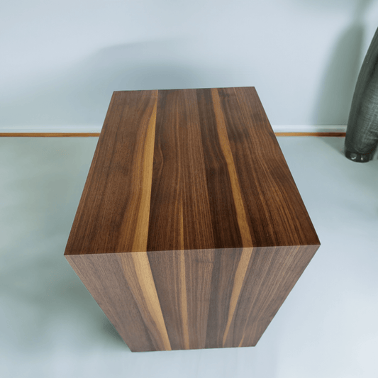 Beistelltisch Nussbaum moderner Design Hocker - Massivholz Einrichtung für das Wohnzimmer und Schlafzimmer