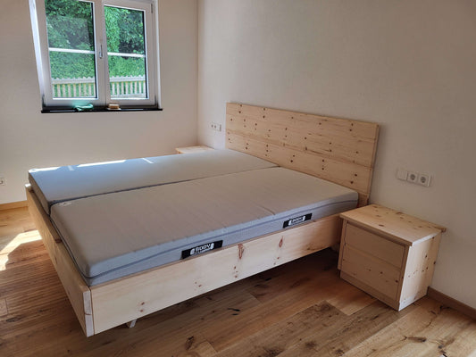 Zirbenholzbett  Bett Massivholzbett Zirbe Schreinerei Manfred Negele 