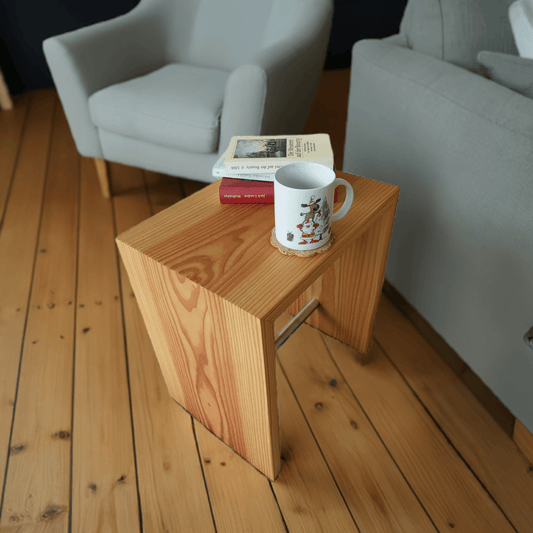 Design Hocker Beistelltisch Nachttisch Lärche Massivholz Designer Einrichtung Wohnzimmer 