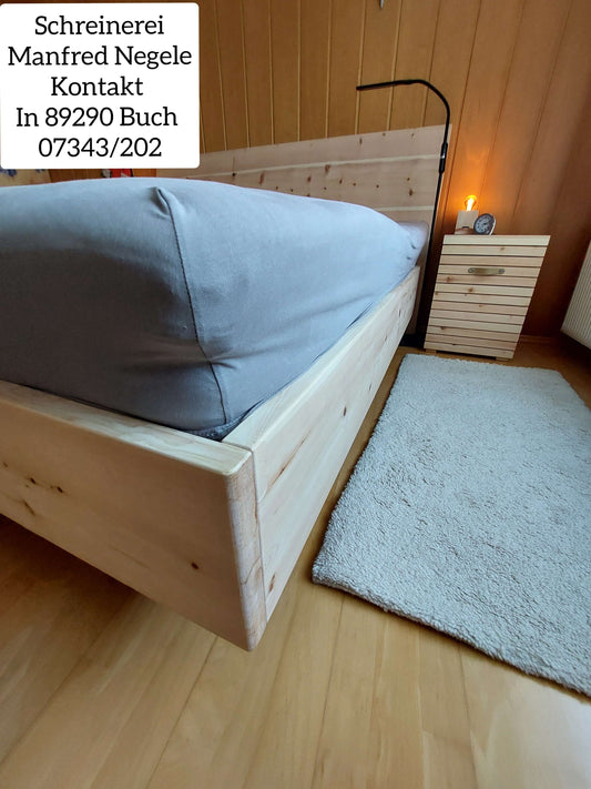 Massivholz Bett Zirbe Arve Nachtästchen Nachttisch Konsole Massivholzbett Schlafzimmer Tiroler Zirbe Schreiner Schreinerei Manfred Negele