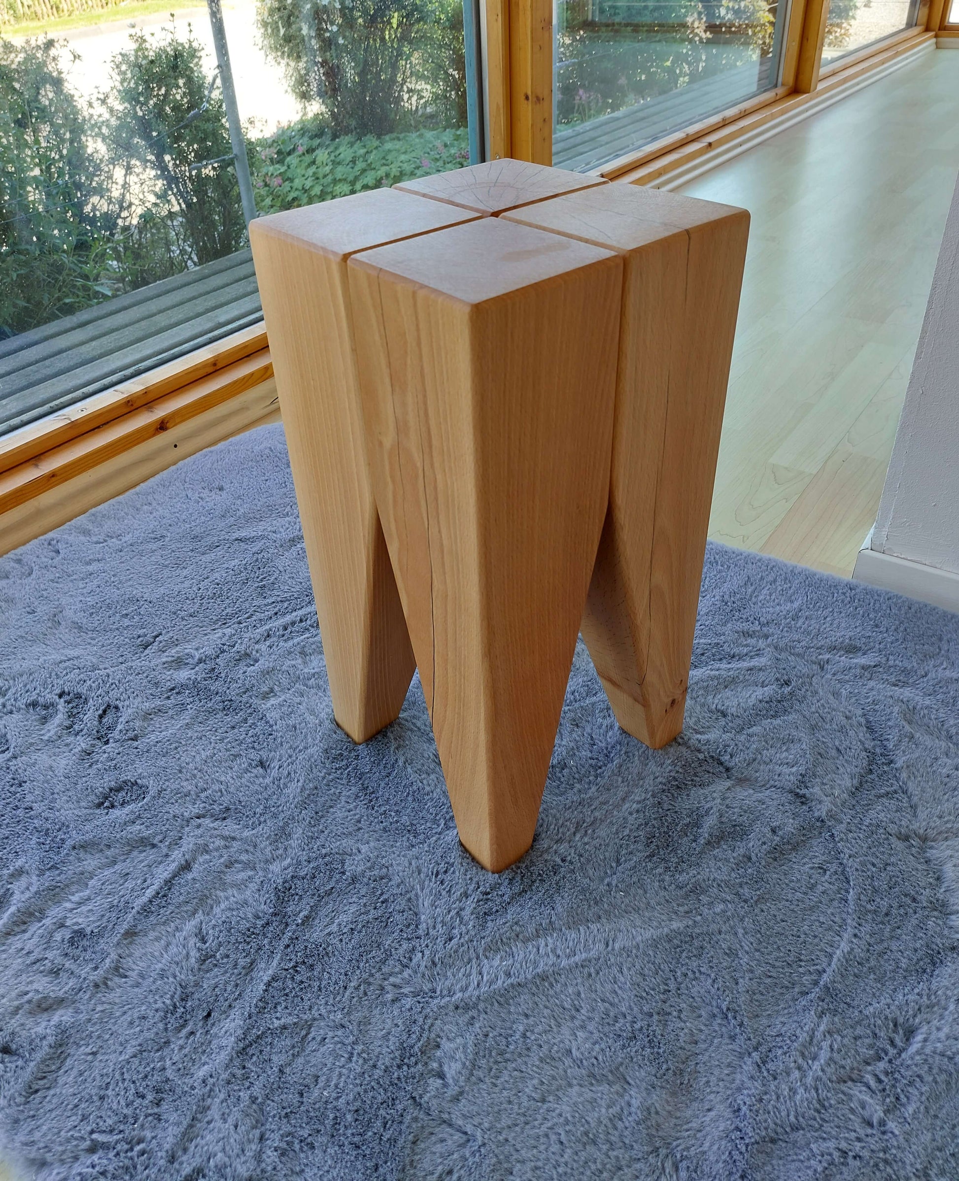 Massivholz Hocker Beistelltisch Nachttisch Sitzhocker Sitzbank Buche Wohnzimmer Schlafzimmer Küche Zahnhocker Designer Einrichtung modern Zahnarzt Praxis Büro Kanzlei Arzt