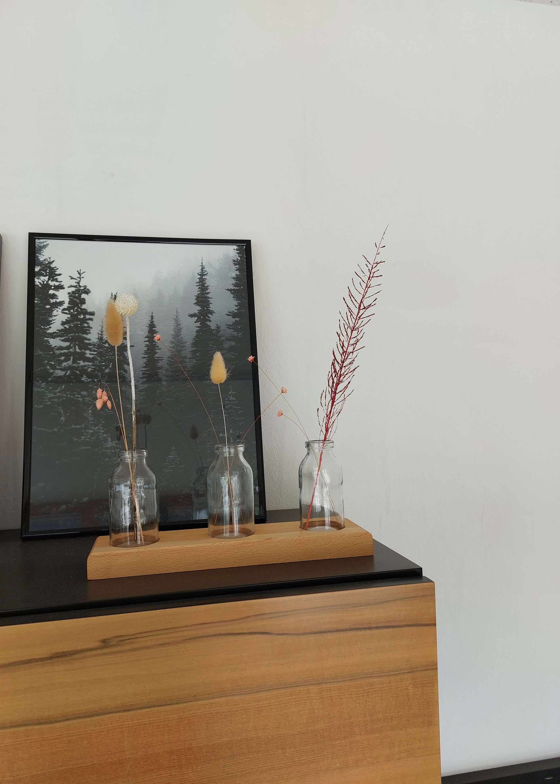 Blumenvase Glas Holz Blumen Tischdeko Hochzeitsdeko Couchtisch Fensterbank Zuhause einrichten Deko Accessoire dekorieren Trockenblumen Einrichtungsideen  Wohnzimmer Sideboard Wohnen