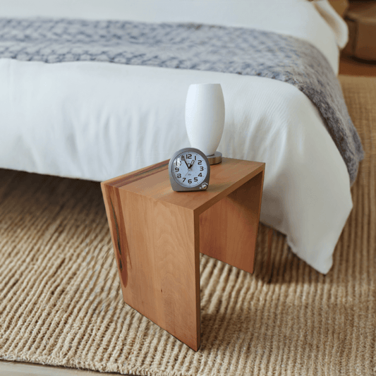 Design Hocker Nachttisch Beistelltisch Birne Massivholz Schlafzimmer Wohnzimmer Einrichtung Sitzbank Sitzhocker 