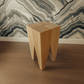 Hocker Buche Design modern Beistelltisch Couchtisch Nachttisch Nachtkästchen Holz Wildbuche Wohnzimmer stilvoll einrichten Schlafzimmer Backenzahn Zahnhocker Massivholz Zahnarzt Praxis Kanzlei Büro Küche Wartezimmer