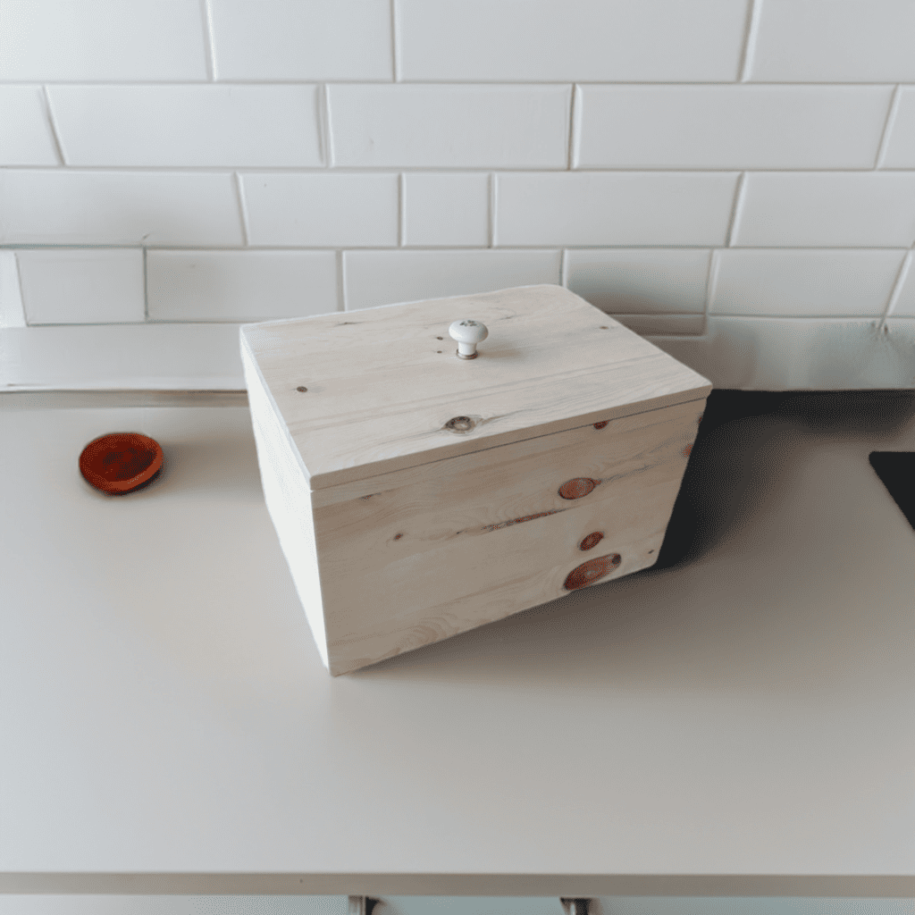 Brotdose Zirbe Massivholz Brotkasten rustikal Brotaufbewahrung Brotbox mit Deckel klassische Küchenwerkzeuge