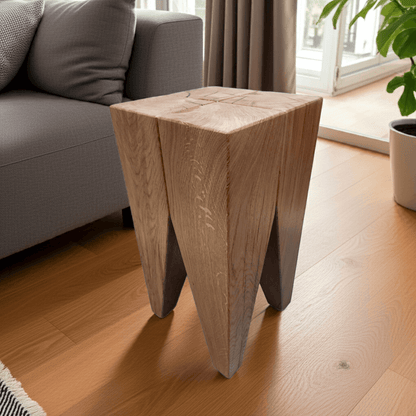 Design Hocker in Eiche - handgefertigter Beistelltisch in Massivholz Eiche