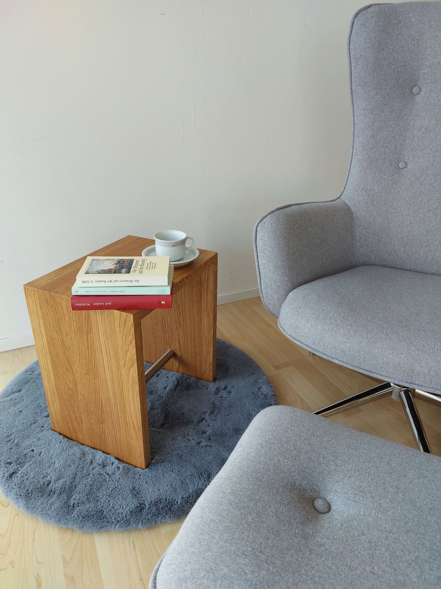 Beistelltisch Eiche Couchtisch Sitzbank Hocker Massivholz modern Design Wohnzimmer Einrichtung Sitzhocker Kubus Holz Wartezimmer Büro Praxis Kanzlei