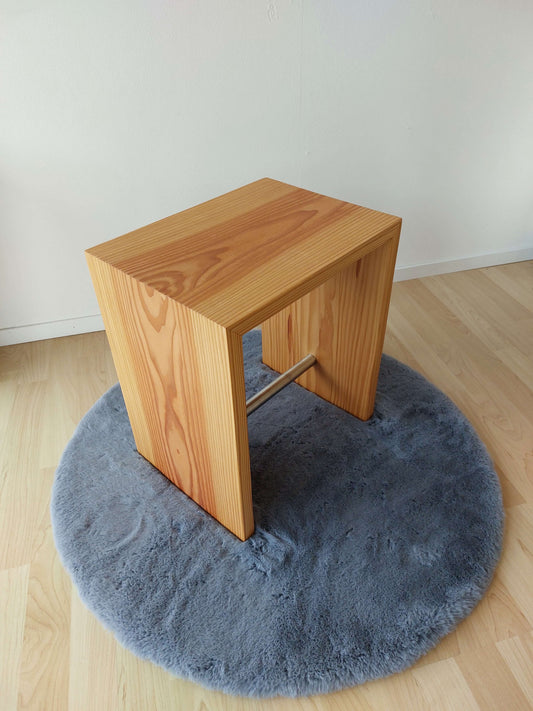 Holz Hocker Beistelltisch Massivholz Lärche Nachttisch Nachtkästchen Couchtisch modern exklusiv stilvoll rustikal Flair Wohnzimmer